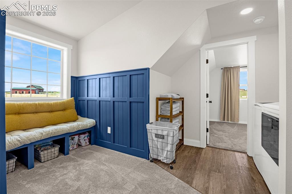 Image 45 of 50: Barndo 