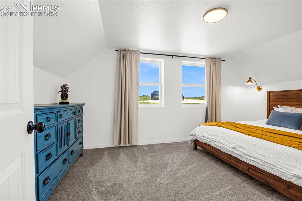 Image 46 of 50: Barndo Laundry 