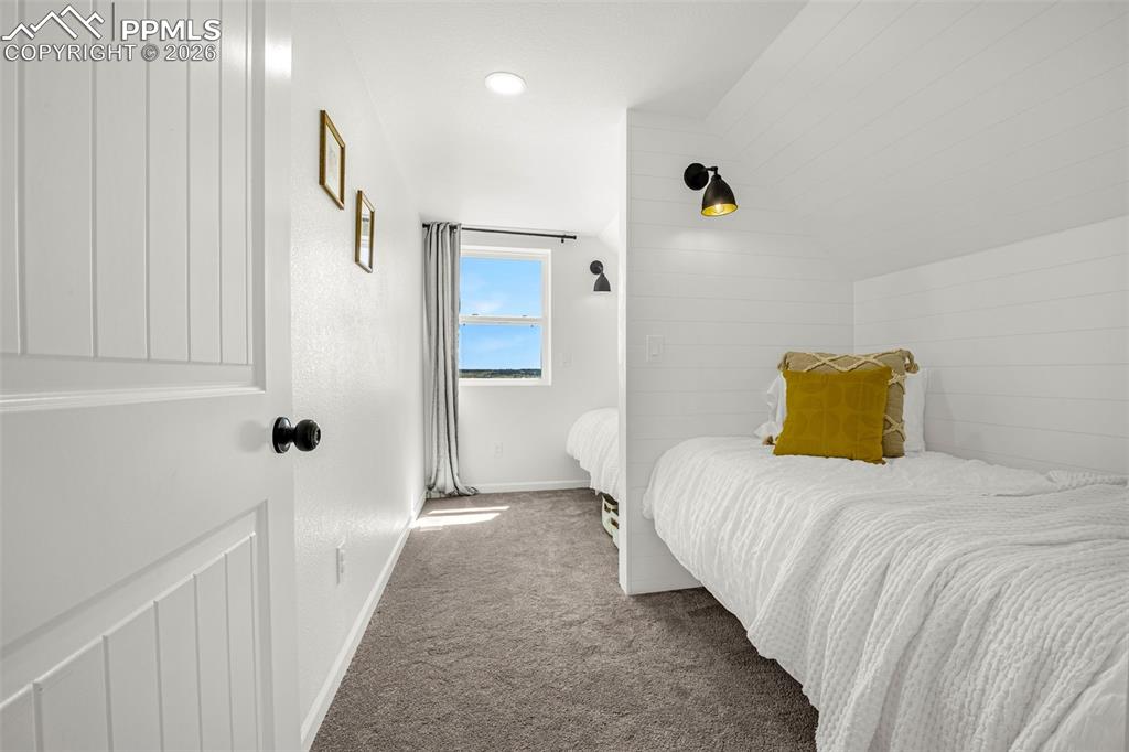 Image 50 of 50: Barndo 