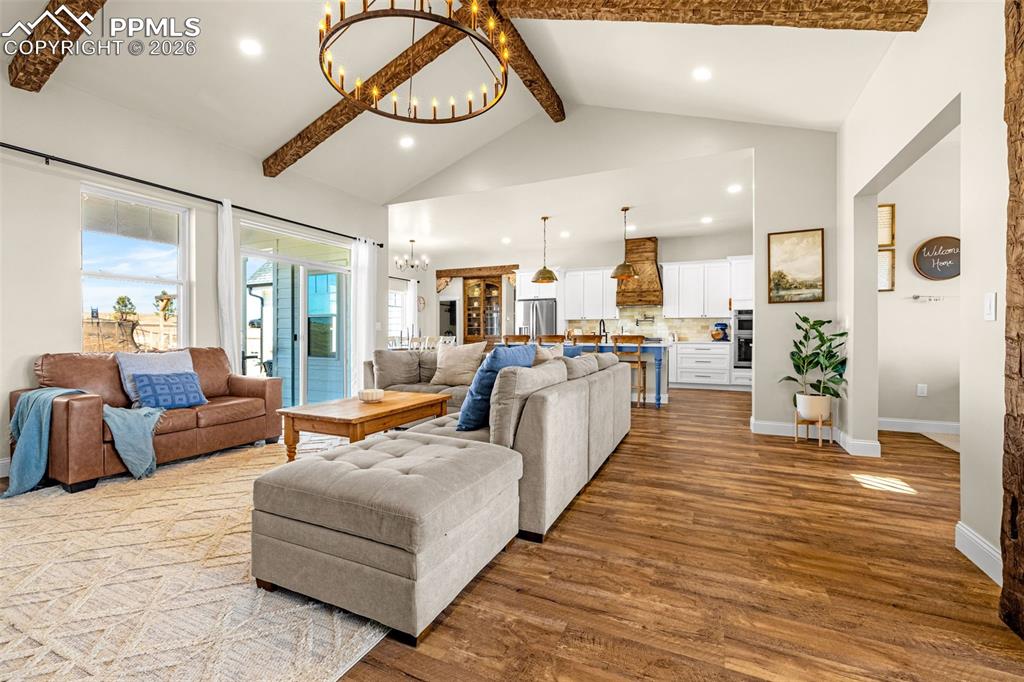 Image 6 of 50: Living Room