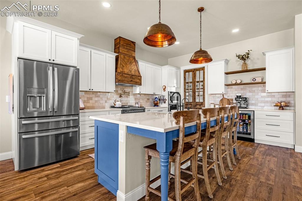 Image 8 of 50: Kitchen