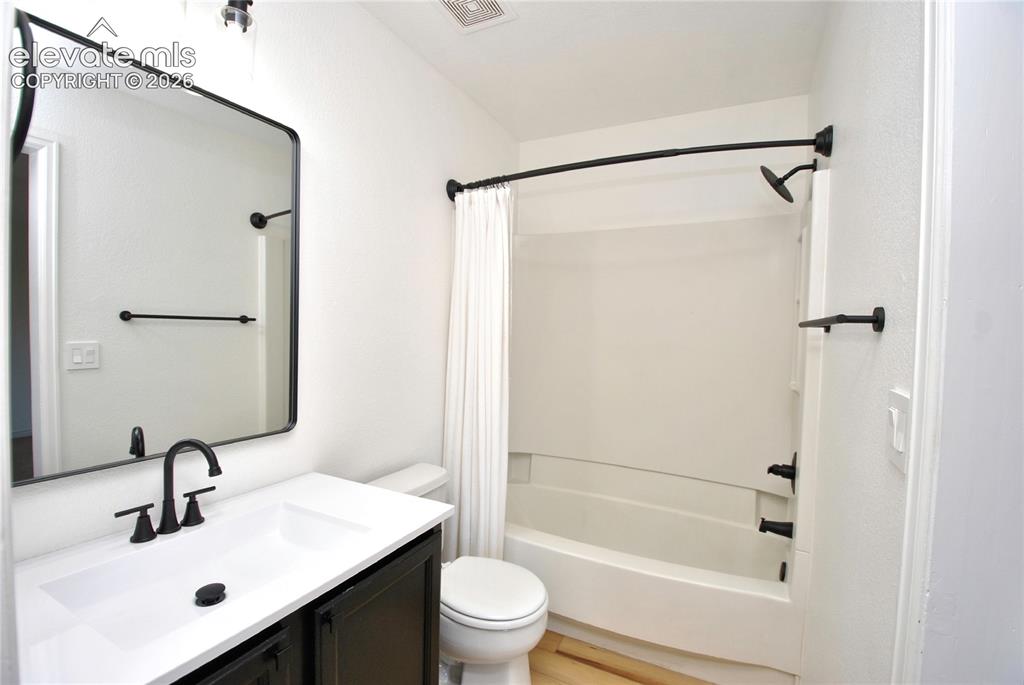 Image 15 of 28: Master Bathroom