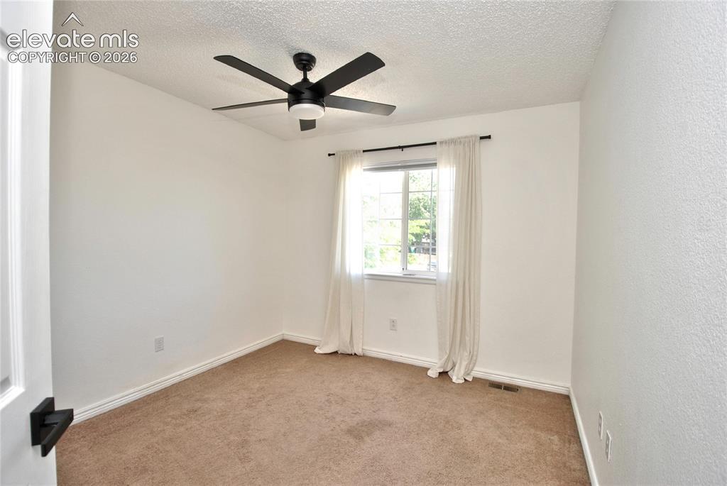 Image 17 of 28: Bedroom