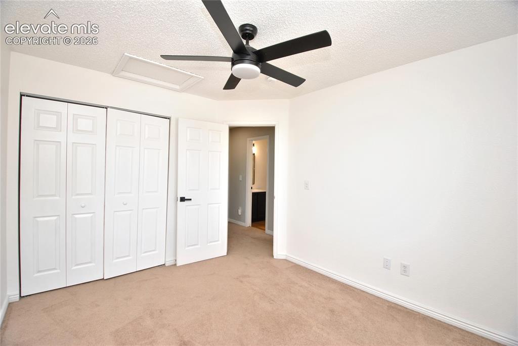 Image 21 of 28: Bedroom