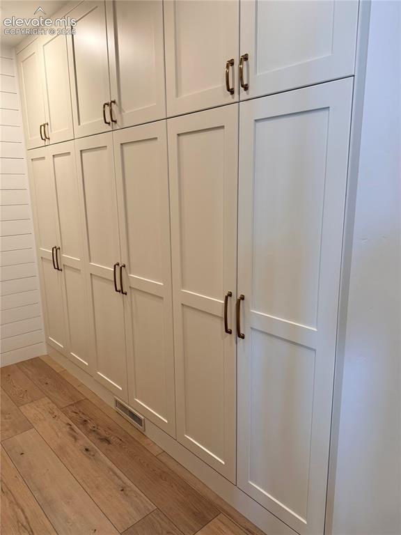 Image 18 of 46: Bathroom
