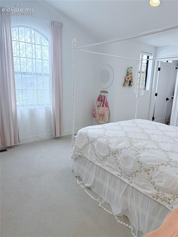 Image 33 of 46: Bedroom