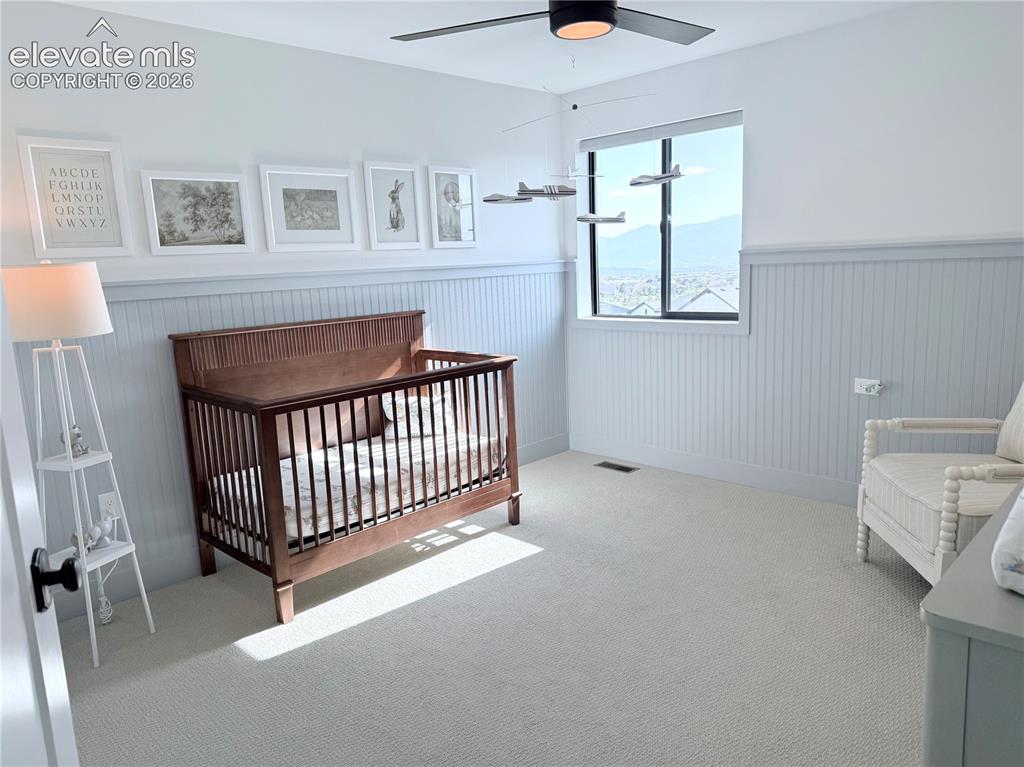 Image 34 of 46: Bedroom