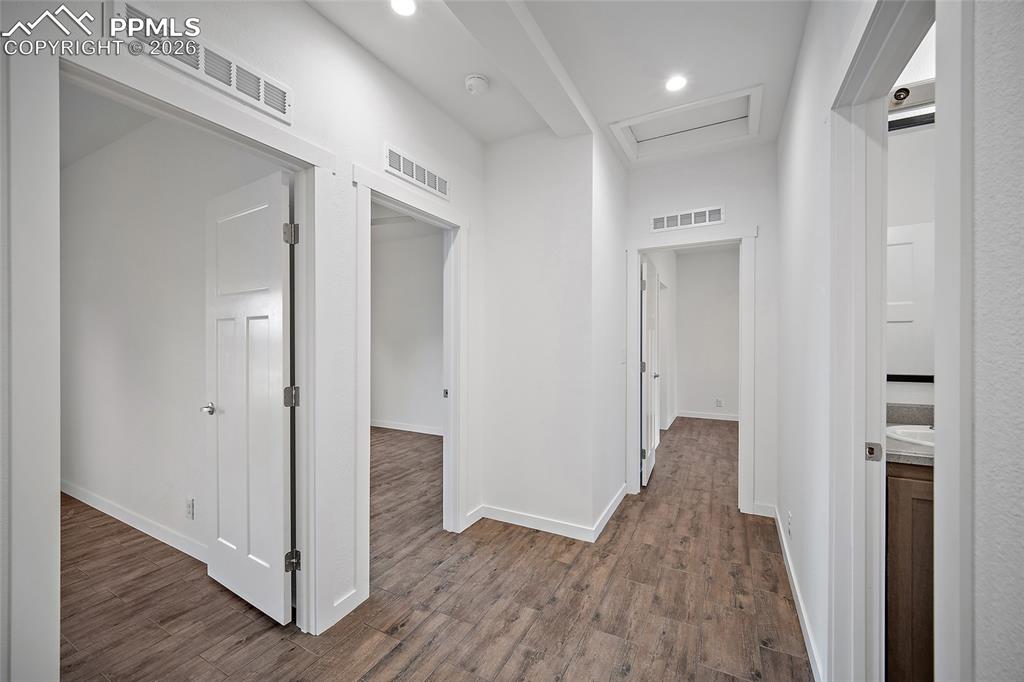 Image 17 of 32: Hallway