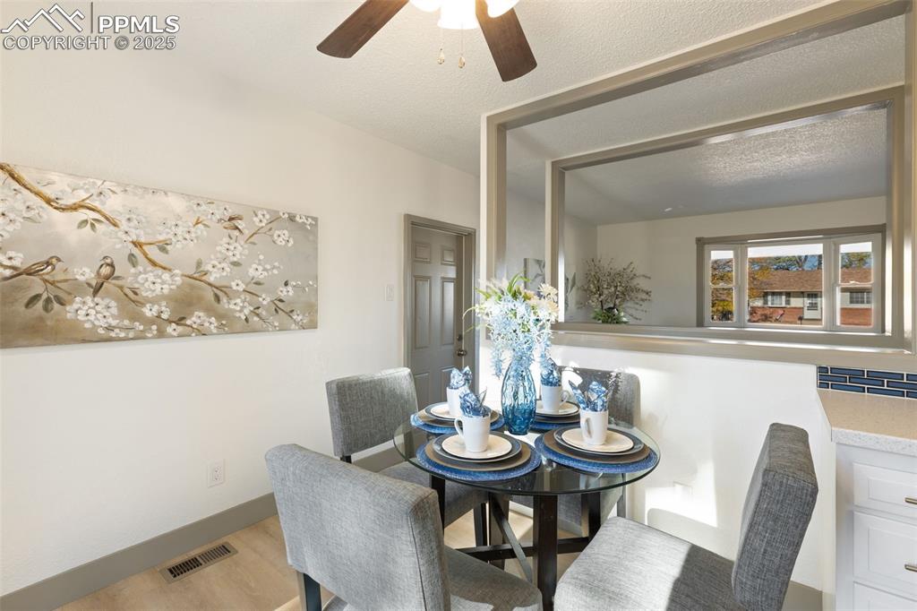 Image 16 of 41: Dining Area