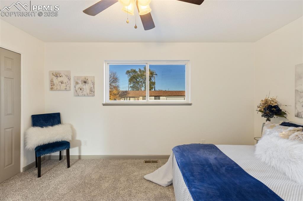 Image 21 of 41: Bedroom