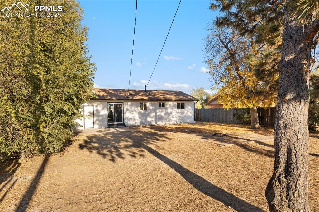 Image 40 of 41: Back of Structure