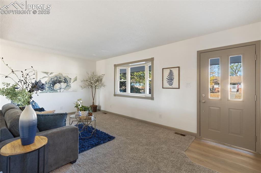 Image 6 of 41: Sitting Room