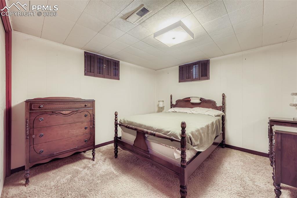 Image 24 of 33: Bedroom