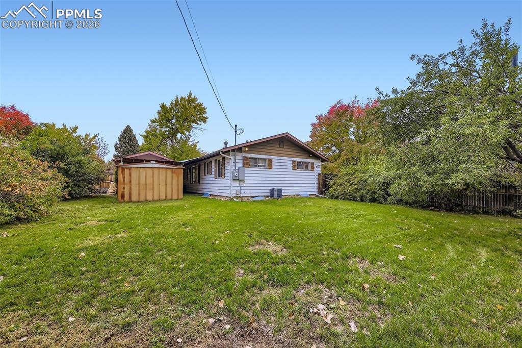 Image 28 of 33: Back of Structure