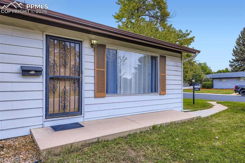 Image 4 of 33: Side of Structure