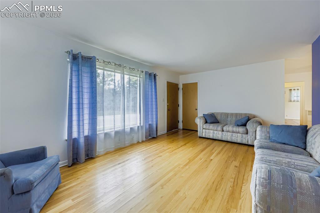 Image 6 of 33: Living Room