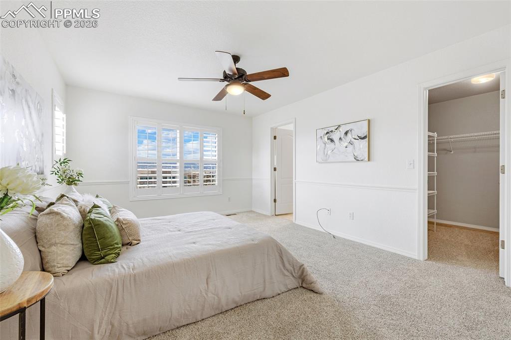 Image 19 of 41: attached walk-in closet