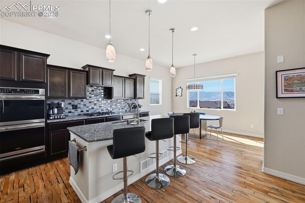 Image 10 of 41: Kitchen