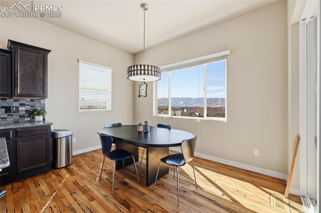 Image 12 of 41: Dining Area