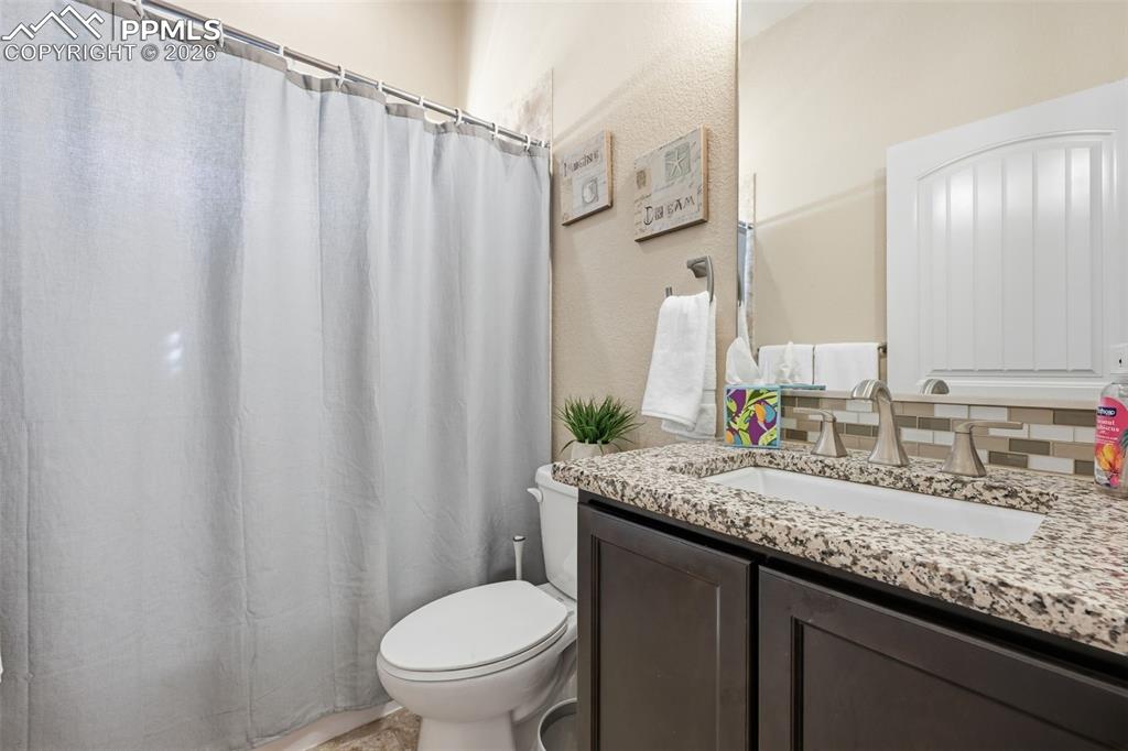 Image 21 of 41: Main level full bath