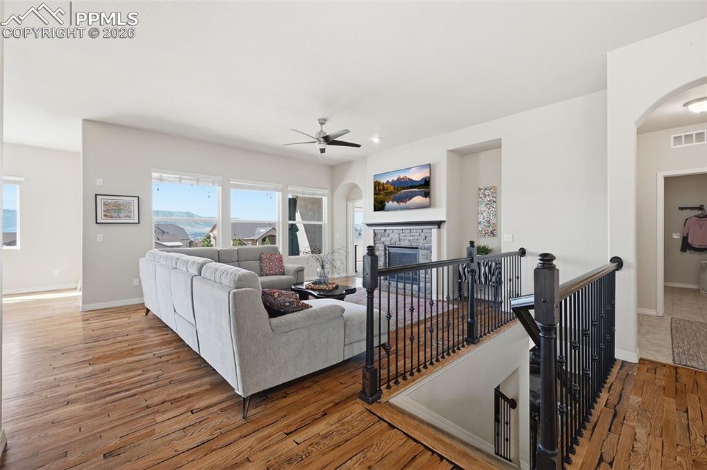 Image 7 of 41: Living Room