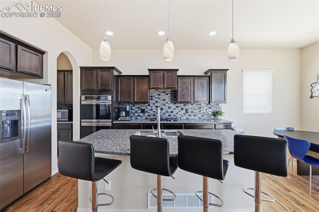 Image 9 of 41: Kitchen