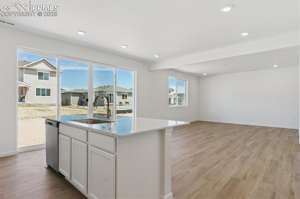 Image 10 of 22: Kitchen