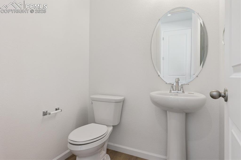 Image 4 of 22: Bathroom
