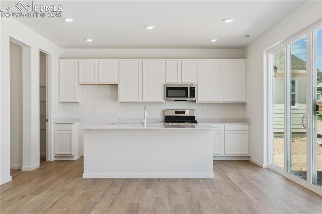 Image 8 of 22: Kitchen