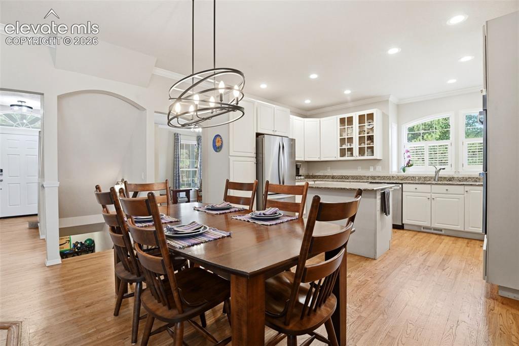 Image 15 of 40: Recessed lighting throughout the main