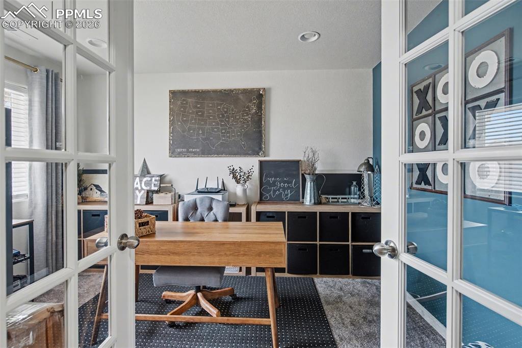 Image 17 of 38: Office