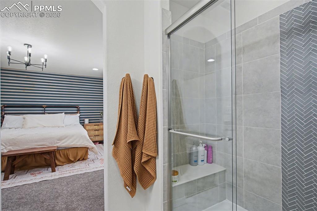 Image 26 of 38: Bathroom