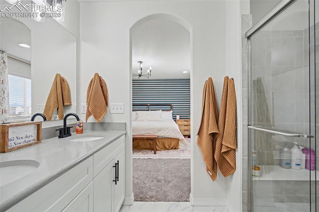 Image 28 of 38: Bathroom