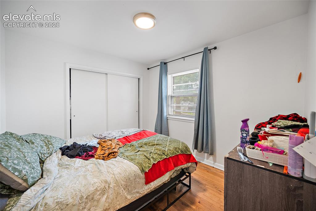 Image 12 of 32: 913 Bedroom #1.