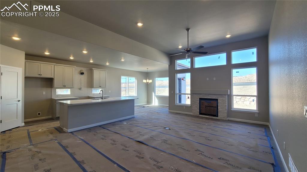 Image 3 of 32: Kitchen