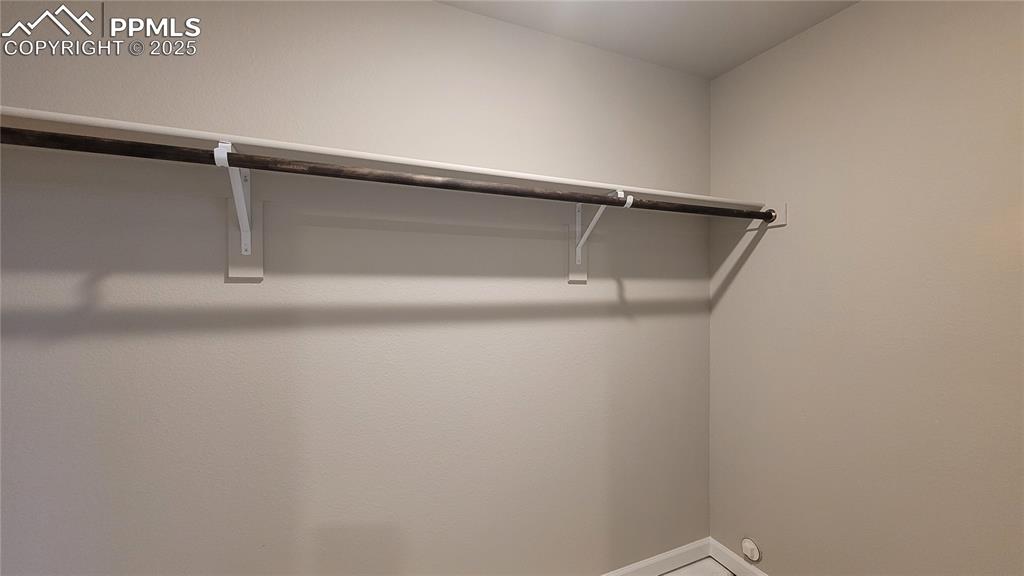 Image 30 of 32: Closet