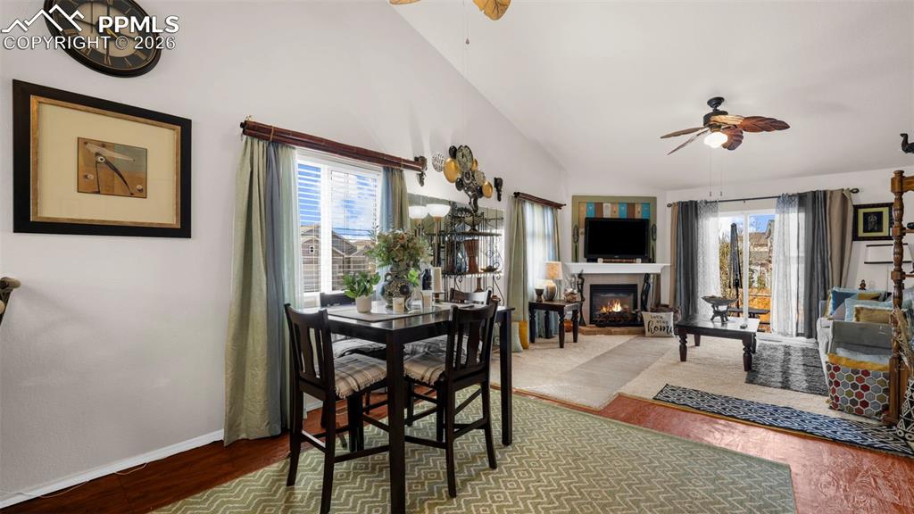 Image 14 of 33: Dining Area