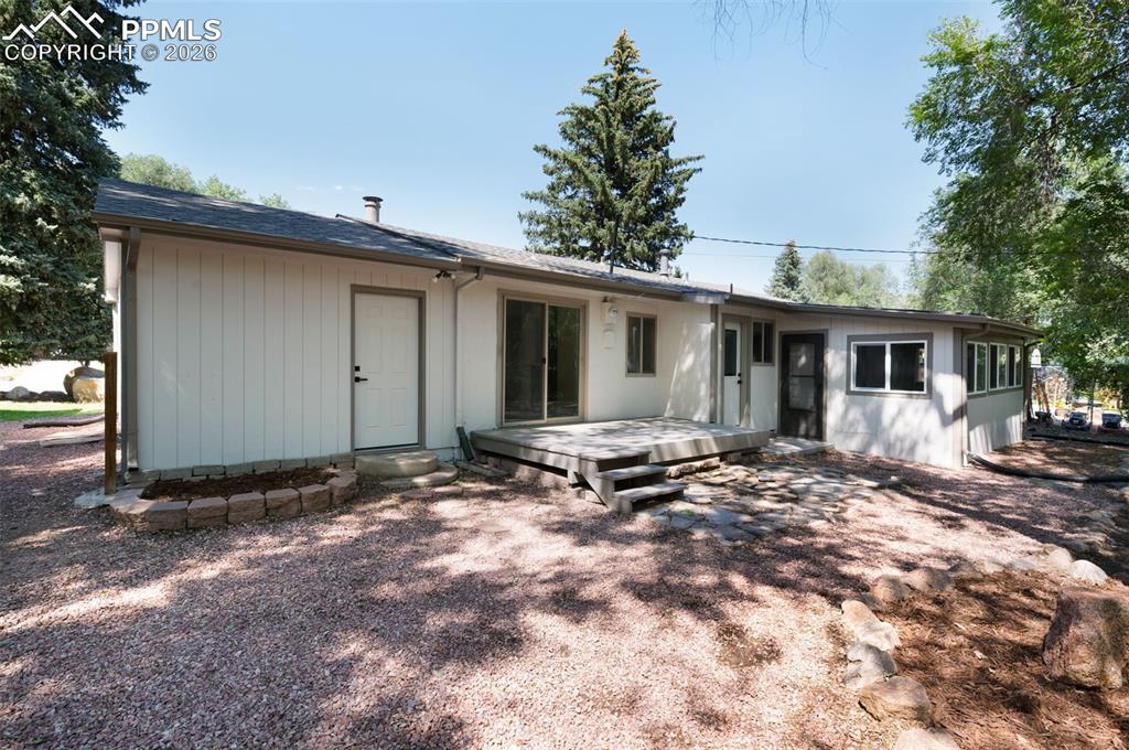 Image 25 of 30: Back of home