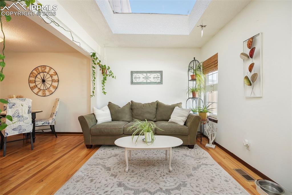 Image 14 of 44: Living Room