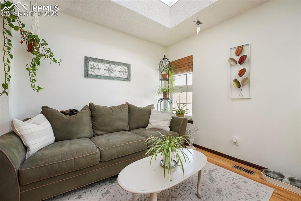 Image 16 of 44: Family Room