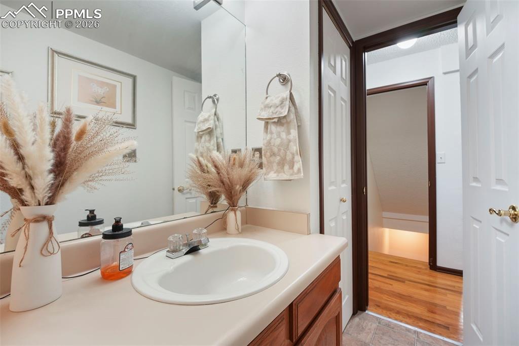 Image 20 of 44: 1/2 main level