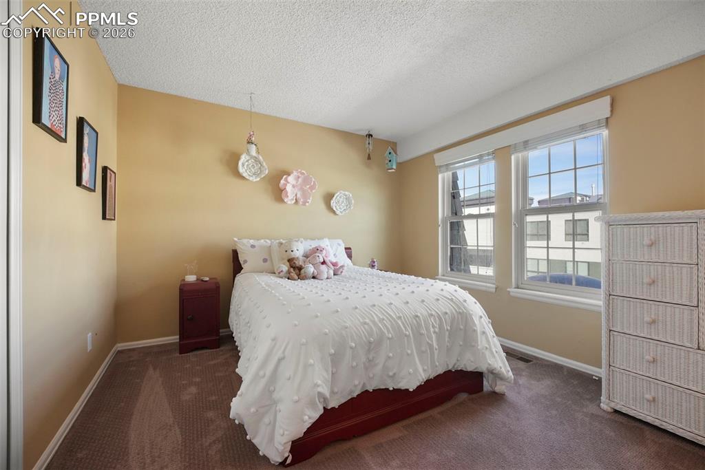 Image 25 of 44: Bedroom