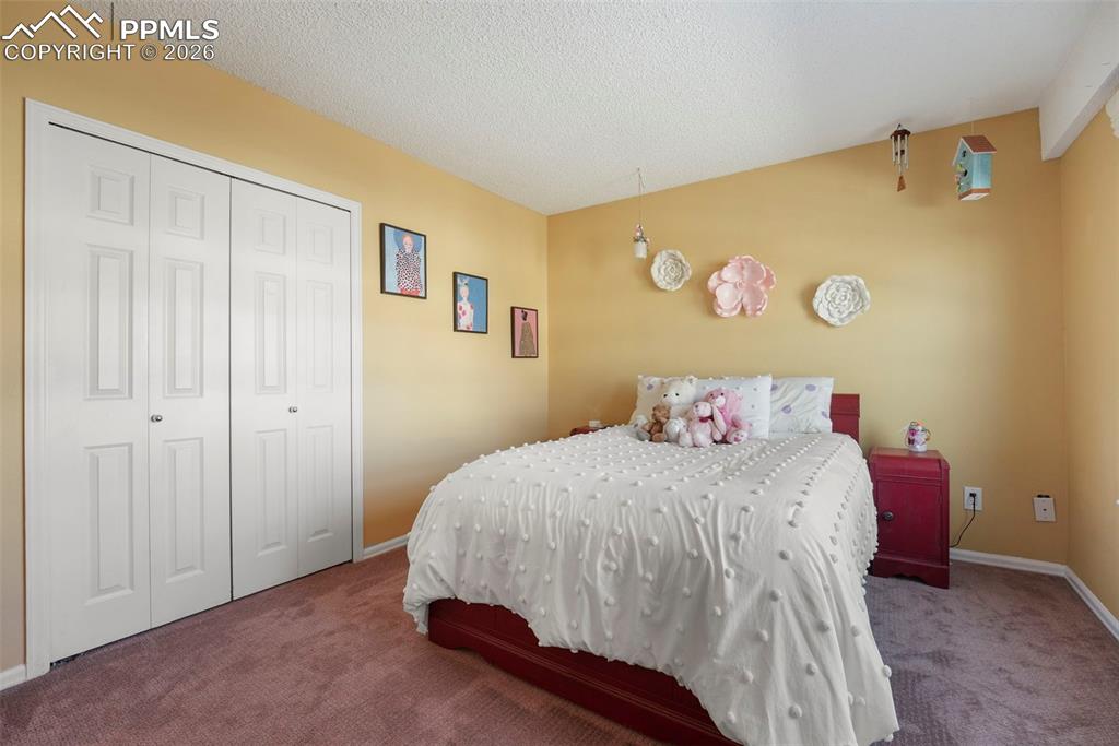 Image 27 of 44: Bedroom