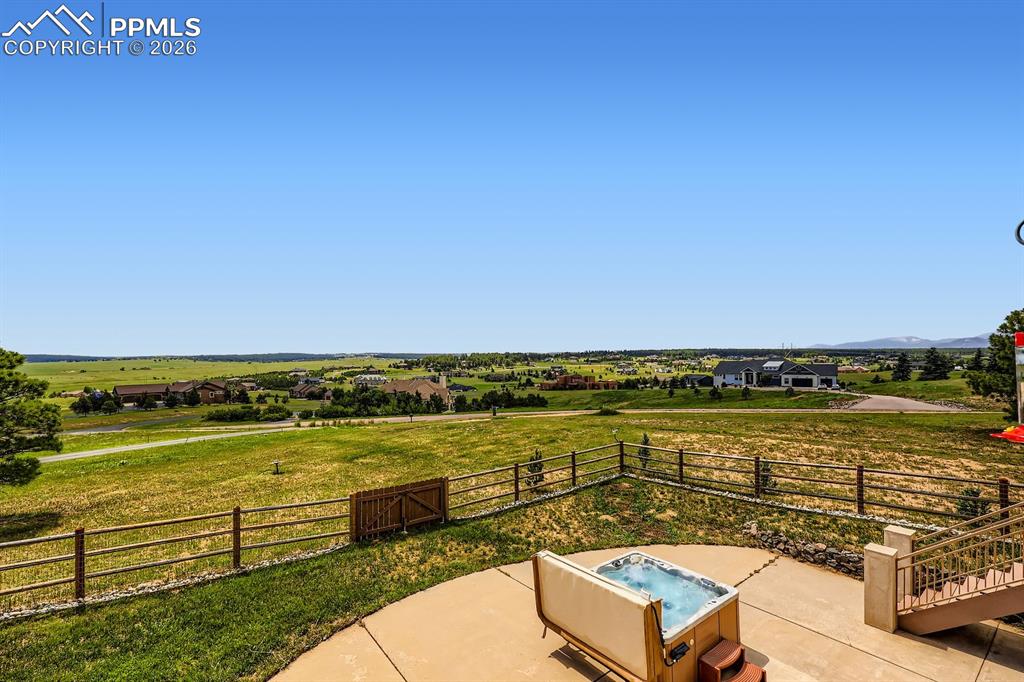 Image 36 of 50: Patio