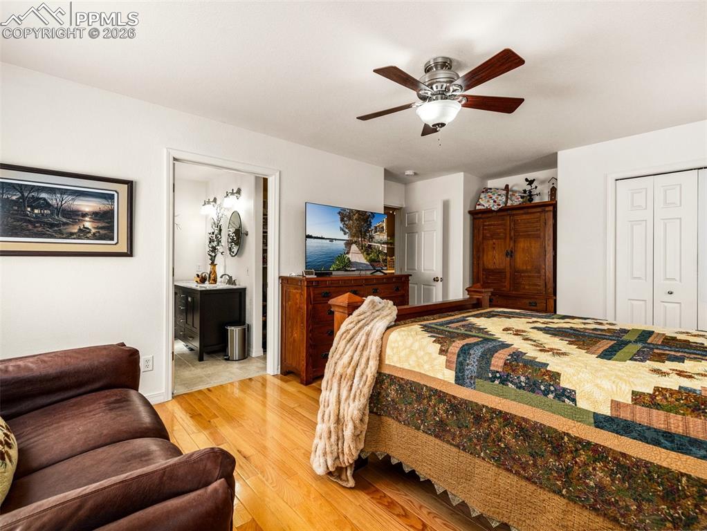 Image 13 of 41: Bedroom