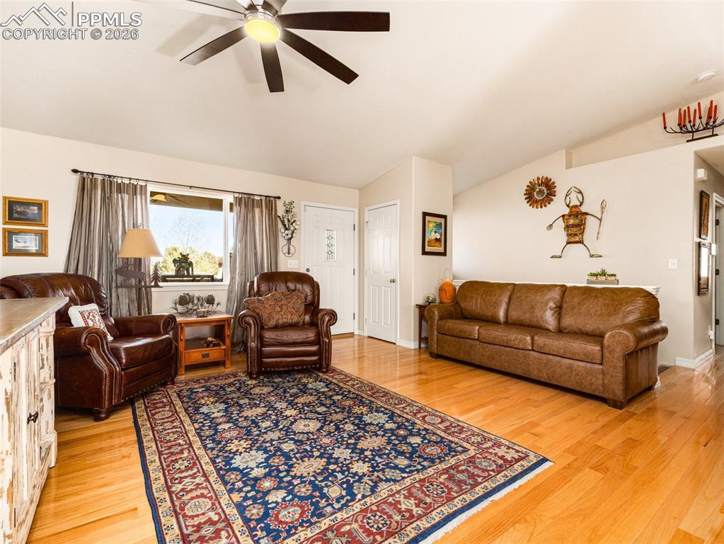 Image 24 of 41: Living Room