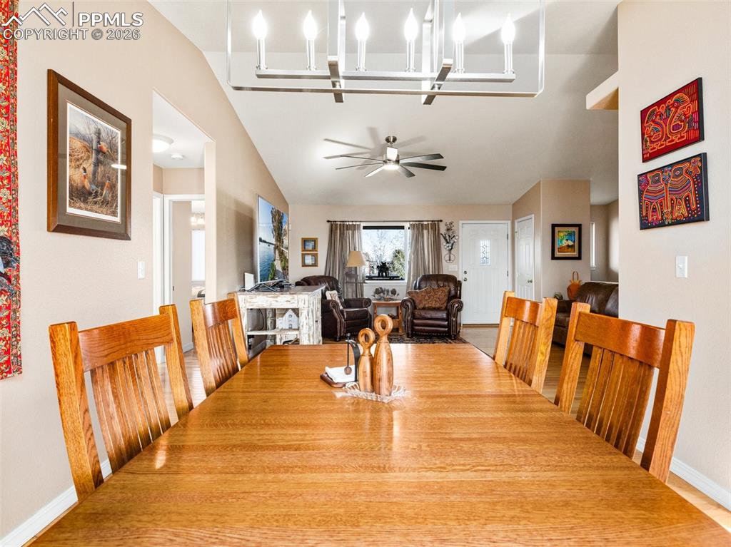 Image 29 of 41: Dining Area