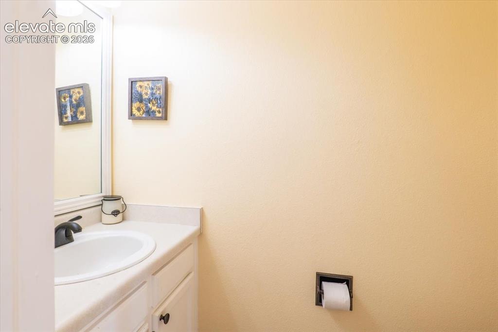 Image 11 of 36: More counter space