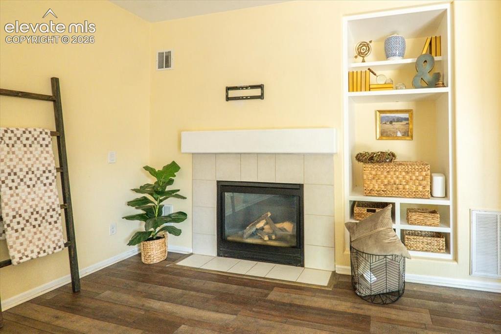 Image 15 of 36: Guest room #1