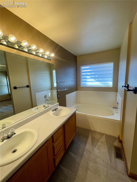 Image 8 of 29: Bathroom